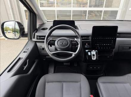 Hyundai - Staria