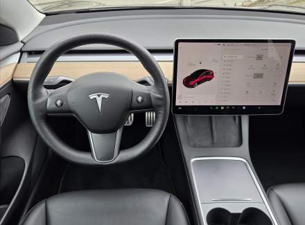 Tesla - Model 3