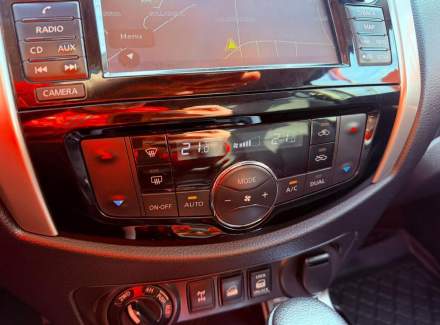 Nissan - Navara