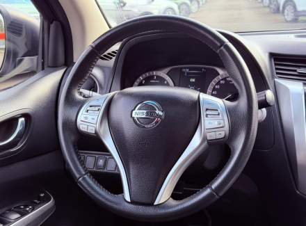 Nissan - Navara