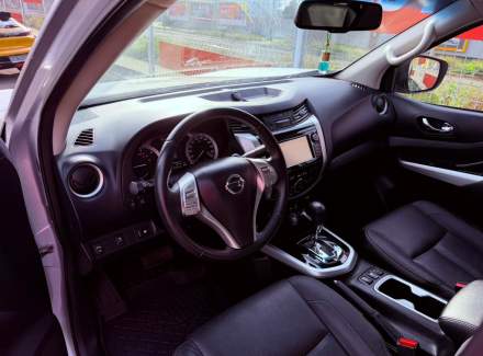 Nissan - Navara