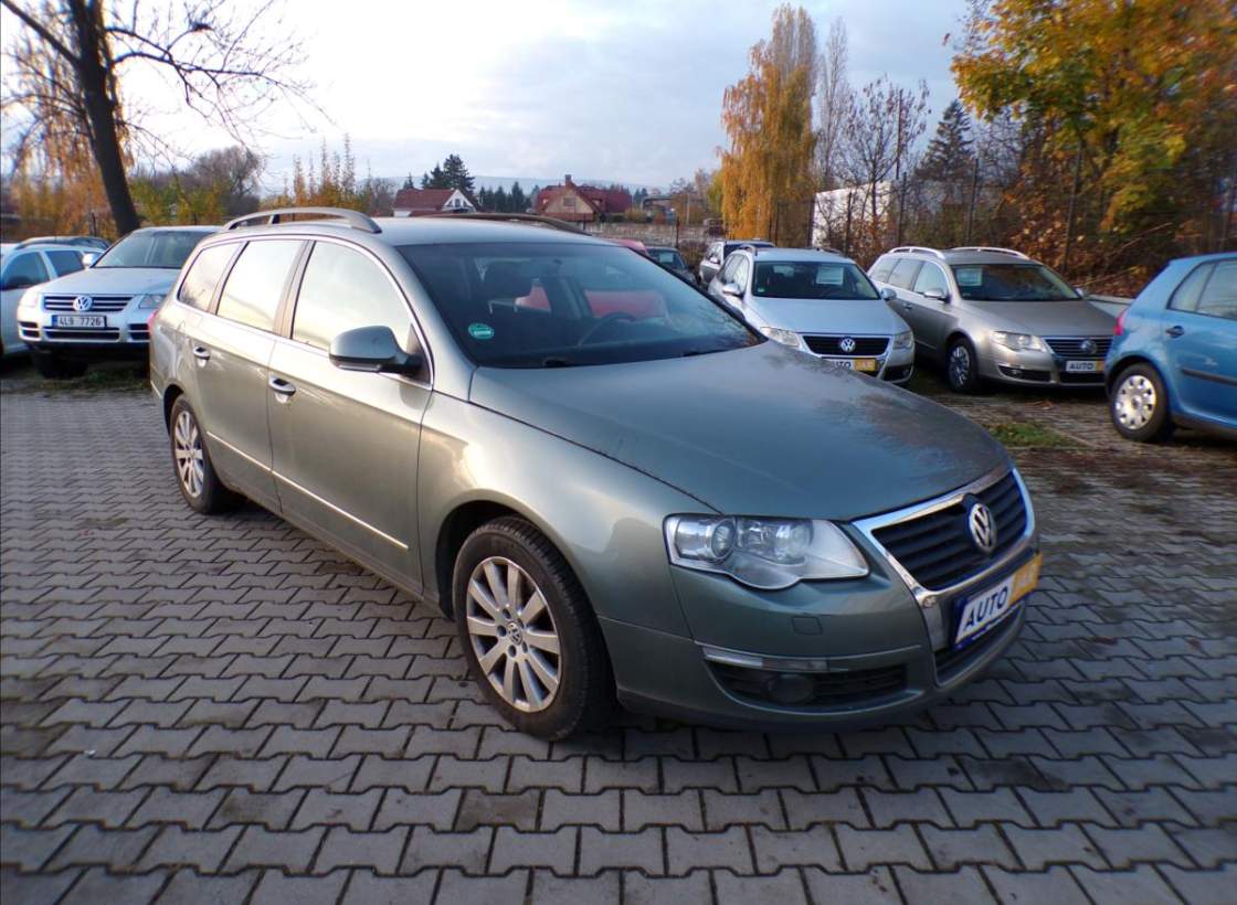 Volkswagen - Passat