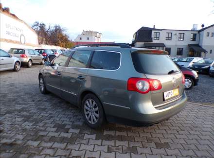 Volkswagen - Passat