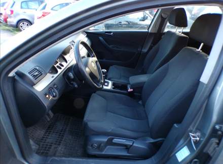 Volkswagen - Passat