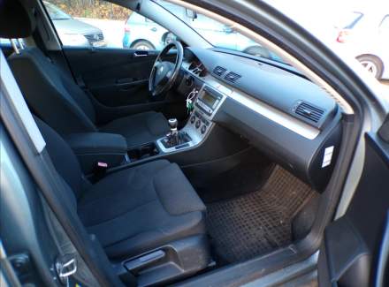 Volkswagen - Passat