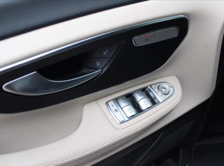 Mercedes-Benz - V-class