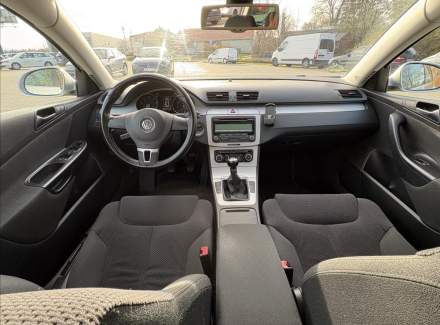 Volkswagen - Passat