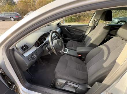Volkswagen - Passat