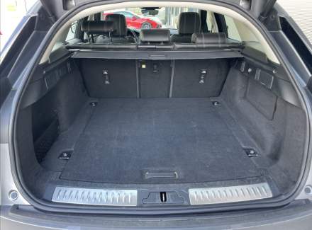 Land Rover - Range Rover Velar