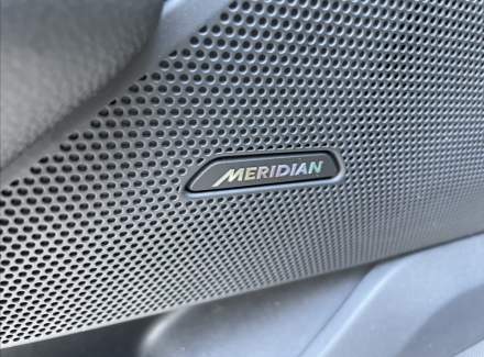 Land Rover - Range Rover Velar