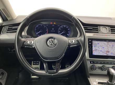 Volkswagen - Passat