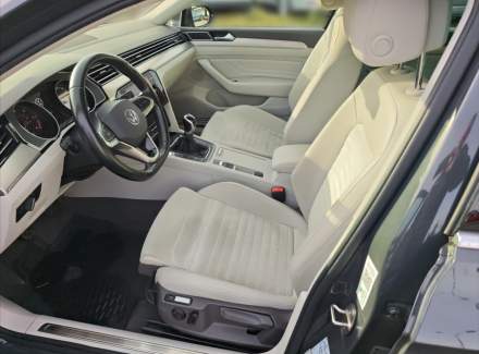 Volkswagen - Passat