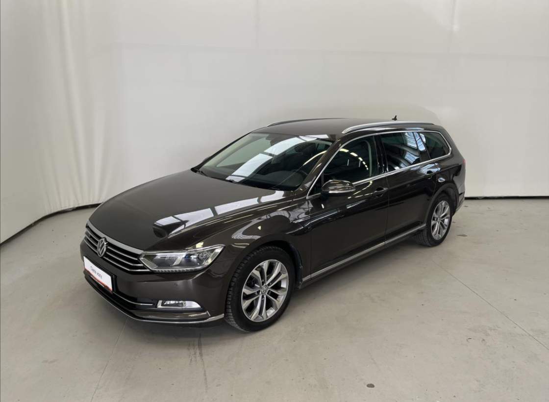 Volkswagen - Passat