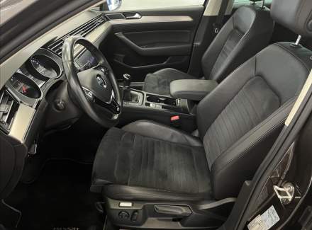 Volkswagen - Passat
