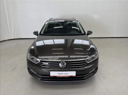 Volkswagen - Passat