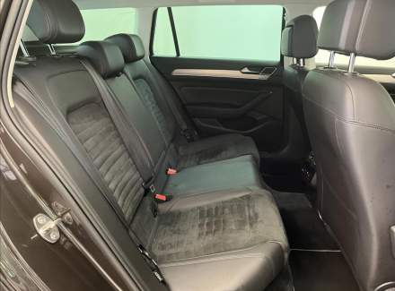 Volkswagen - Passat
