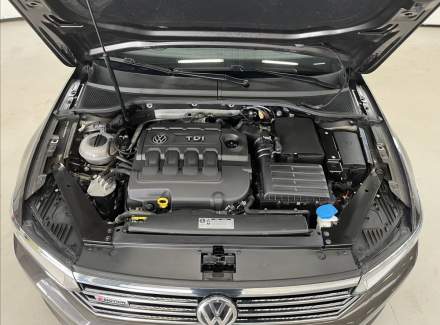 Volkswagen - Passat
