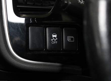 Mitsubishi - Outlander