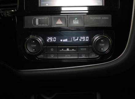 Mitsubishi - Outlander