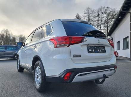 Mitsubishi - Outlander