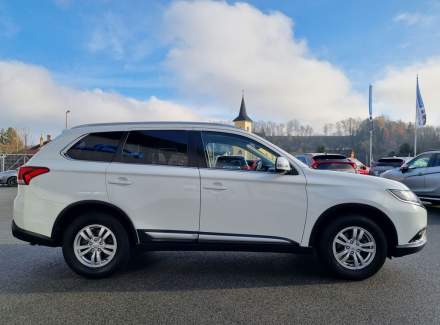 Mitsubishi - Outlander