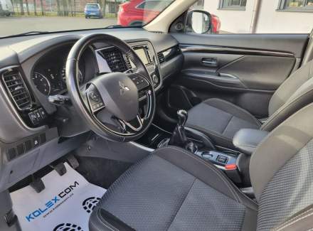 Mitsubishi - Outlander