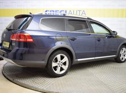 Volkswagen - Passat