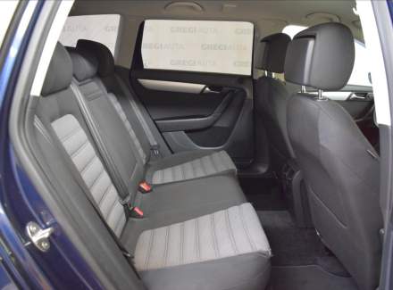 Volkswagen - Passat
