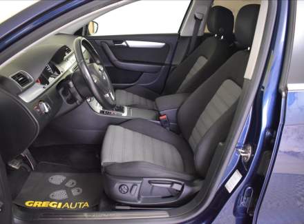 Volkswagen - Passat