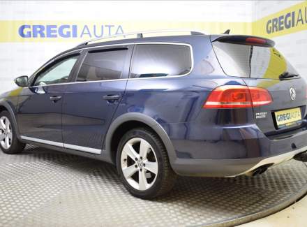 Volkswagen - Passat
