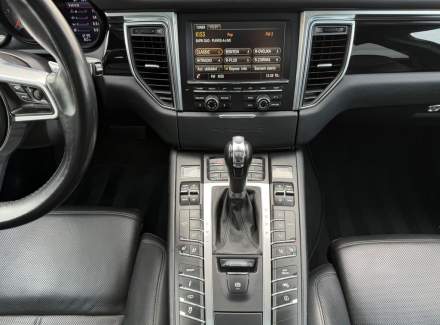 Porsche - Macan