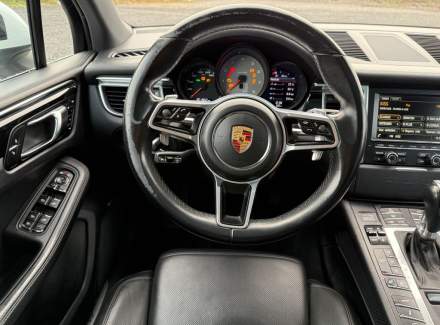 Porsche - Macan