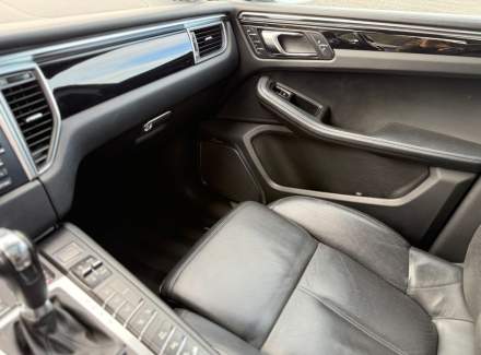 Porsche - Macan