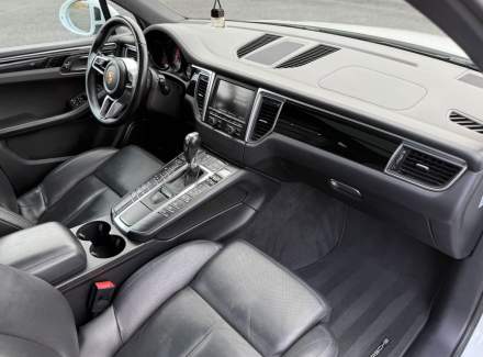 Porsche - Macan