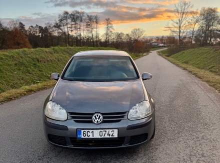 Volkswagen - Golf