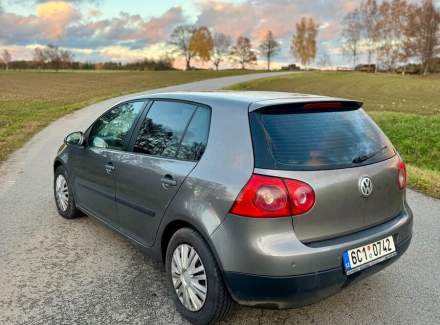Volkswagen - Golf