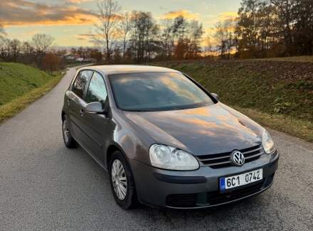 Volkswagen - Golf