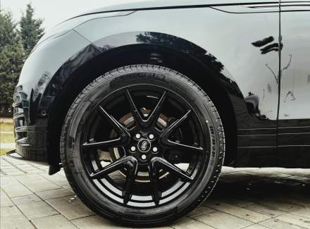 Land Rover - Range Rover Velar