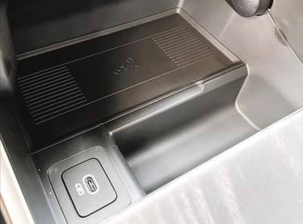 Land Rover - Range Rover Velar