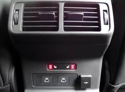 Land Rover - Range Rover Velar