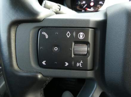 Land Rover - Defender