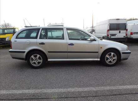 Škoda - Octavia