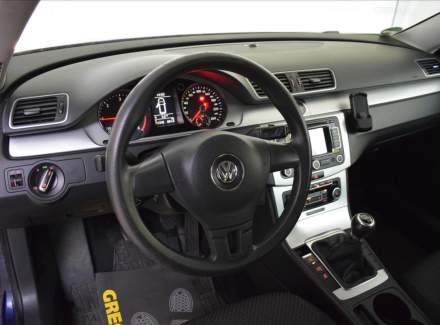 Volkswagen - Passat