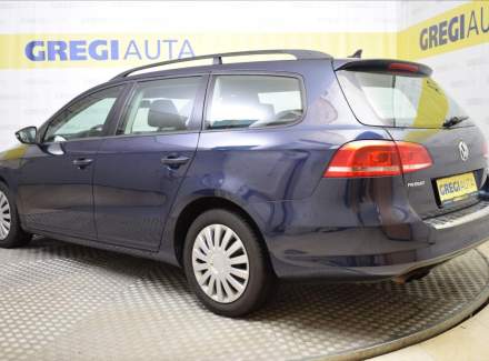 Volkswagen - Passat