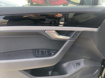 Volkswagen - Touareg