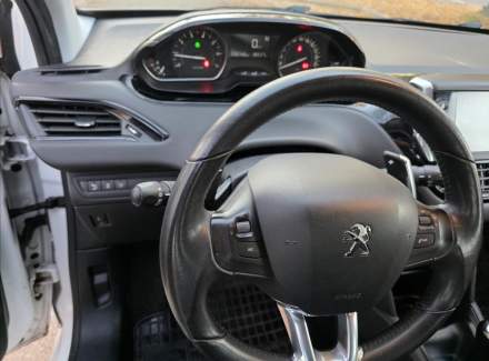 Peugeot - 208