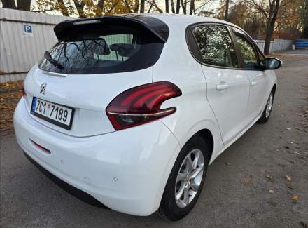 Peugeot - 208