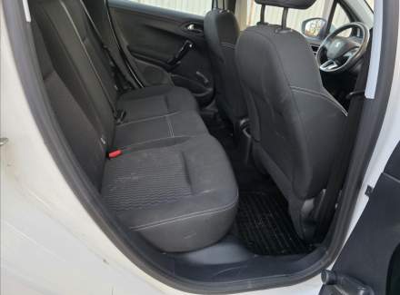Peugeot - 208