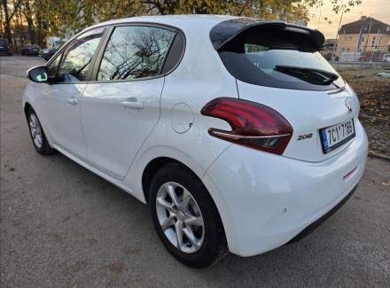 Peugeot - 208