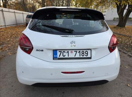 Peugeot - 208